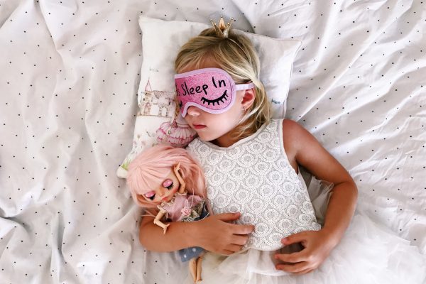 Ab wann im eigenen Bett und Kinderzimmer schlafen? - Ratgeber & Tipps Bild: @dariagrape via Twenty20